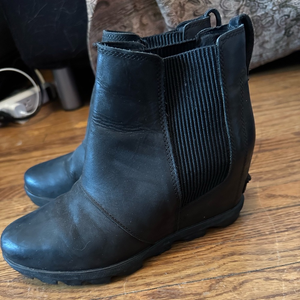 Sorel Women’s Chelsea Boots